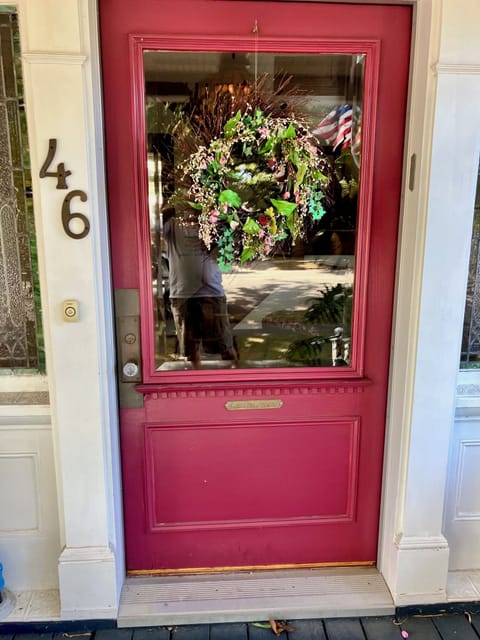 Welcome to 46 Montross
