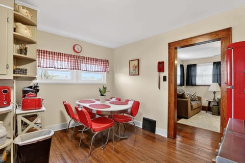 Dining area in the kitchen.