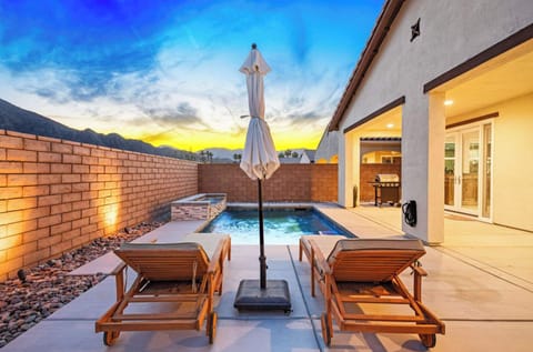 Private pool perfect for sunny desert days and relaxing evenings