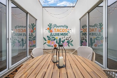 Outdoor dining