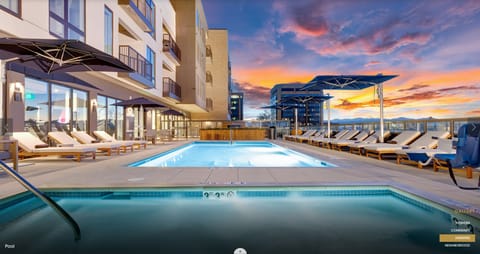 Modern rooftop pool on the 8th floor