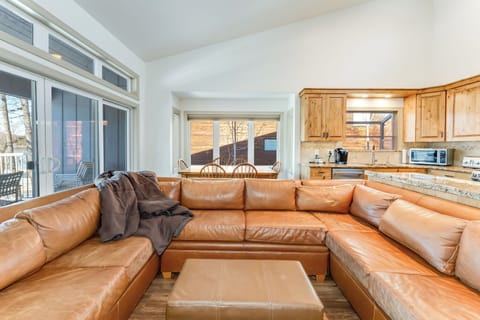 Tall ceilings making the room large and functional.