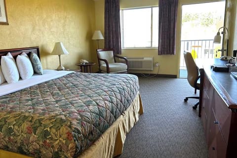 Bedroom. Interior and views may vary based on location and availability