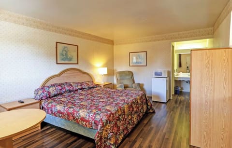 Bedroom. Interior and views may vary based on location and availability