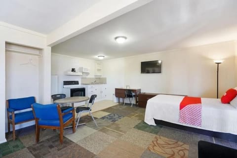 Bedroom. Interior and views may vary based on location and availability.