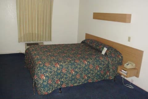 Bedroom. Interior and views may vary based on location and availability.