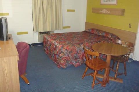 Bedroom. Interior and views may vary based on location and availability.