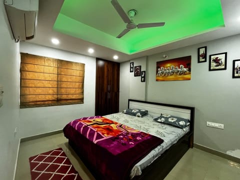 Modern Oasis with Ambient Lighting & Plush Comfort