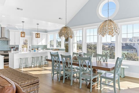 Kitchen and Dining for special moments