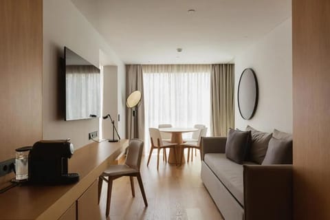 Sip coffee by the window and enjoy the open-plan layout.