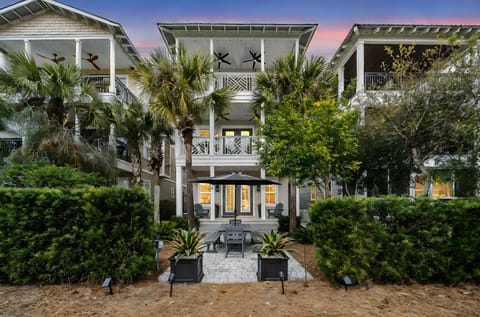 Welcome to Palm Paradise!