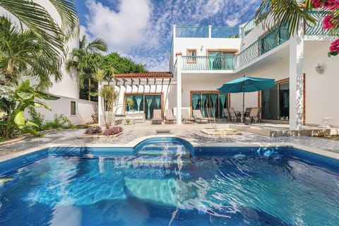 Private pool and deck area