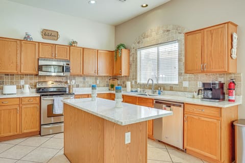 Kitchen | Cooking Basics | Keurig & Drip Combo Coffee Maker | 1st Floor