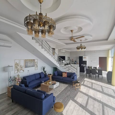 Lovely ground floor living room with an open kitchen with full day light