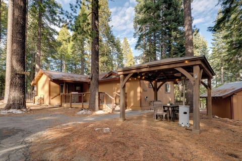 Westwood Vacation Rental | 3BR | 2BA | 1,700 Sq Ft | 4 Steps to Enter