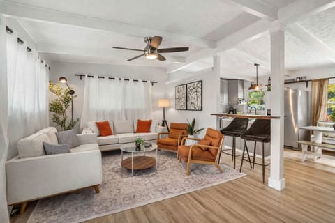 Bright. Cozy. Stylish. Your perfect Tampa stay starts here ✨