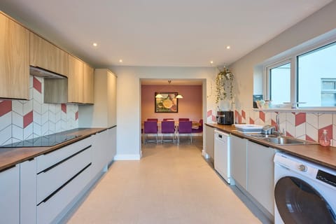 Roundwood House, Norwich - Host & Stay