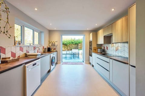 Roundwood House, Norwich - Host & Stay