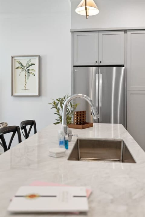 Kitchen island setup — Functional and comfortable