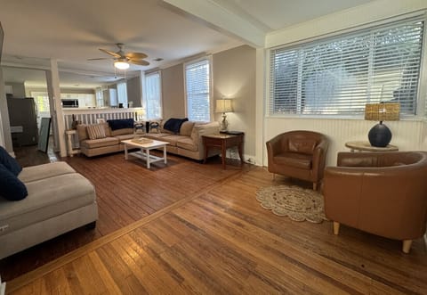 Sea You Soon - large 4 bedroom home sleeps 14, only one block from the beach