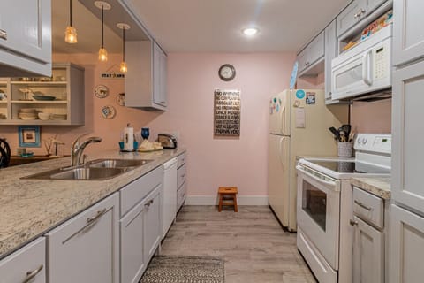 Bright coastal kitchen