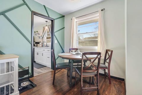 Dining area - this table can expand and there are additional chairs for seating for 8