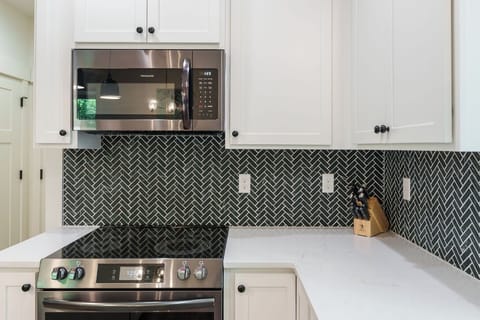 Mt Hood Hideaway Kitchen