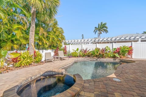 Private Heated Pool & Spa