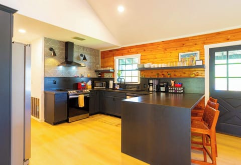 Additional counter seating