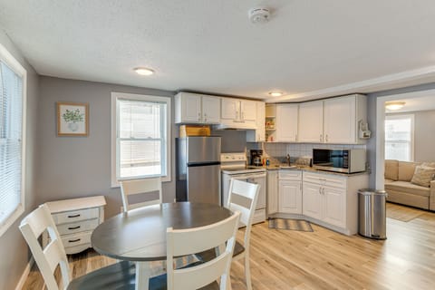 Hampton Vacation Rental | 2BR | 1BA | 1 Step to Enter | 475 Sq Ft