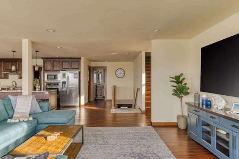 Our thoughtfully designed main level connects the kitchen, dining, and lounge areas, creating the perfect hub for group gatherings.