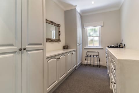 Room 1 walk in closet area