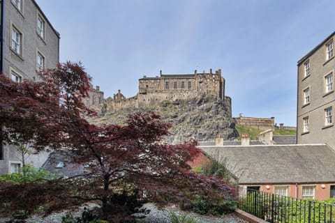 Stunning Castle View from Courtyard