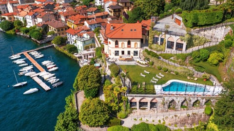 Villa Polli - Torno, Lake Como - by NORTHITALY VILLAS luxury vacation rentals
