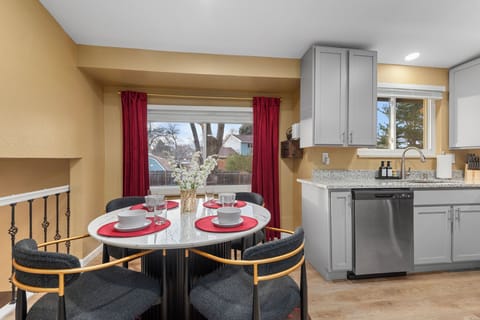 Mini dining area for 4 in the kitchen