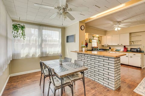 Dining Area | Open Kitchen & Breakfast Bar