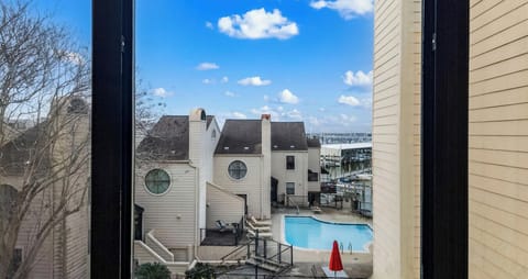 Welcome to Clear Lake Getaway by BeachBox