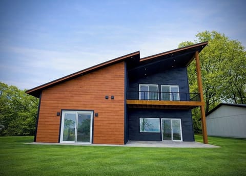 New 2026 build, Awesome lake deck view from above