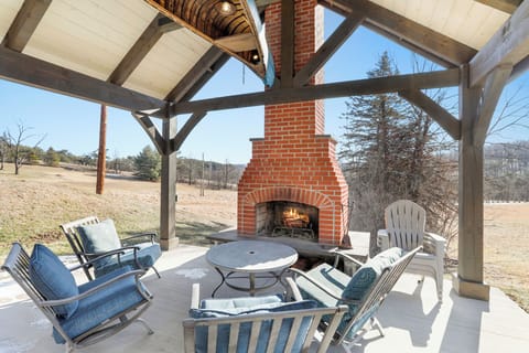 Seven20Point20cottage20fireplace