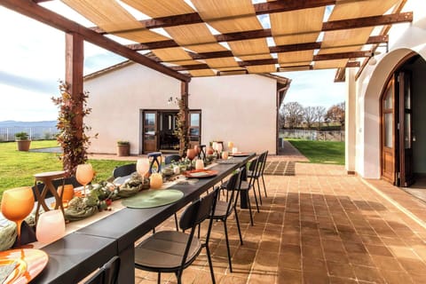 Balcony / Terrace / Patio, Building Exterior, Outdoor