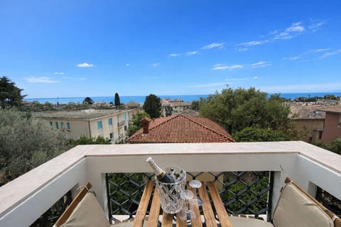 Autumn, Balcony / Terrace / Patio, Spring, Summer