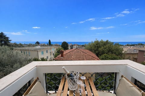 Autumn, Balcony / Terrace / Patio, Spring, Summer