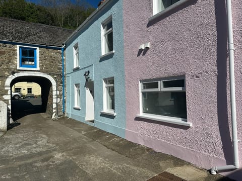 Mill House (Blue) is the first of the 4 that were the Working Mill complex.
