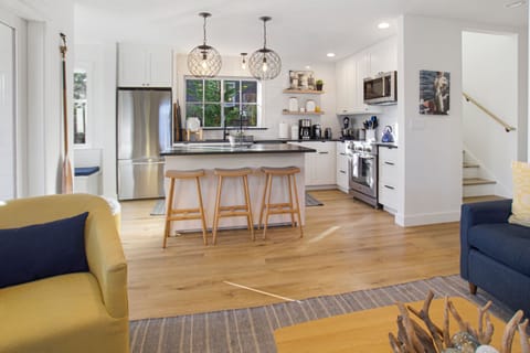 Full kitchen off of the living room