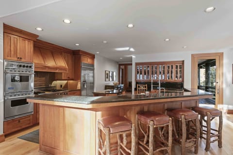 Indoors, Kitchen, Kitchen Island, Furniture, Dining Table