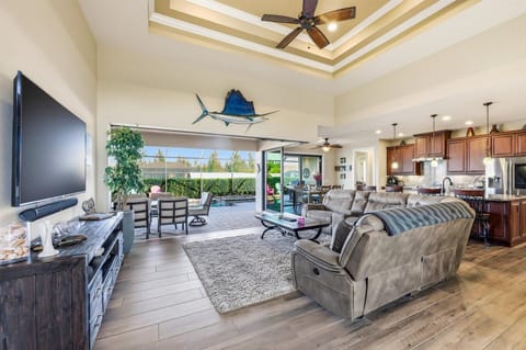 Gorgeous 3 bedroom, 2 bathroom waterfront home with private pool in South Gulf Cove