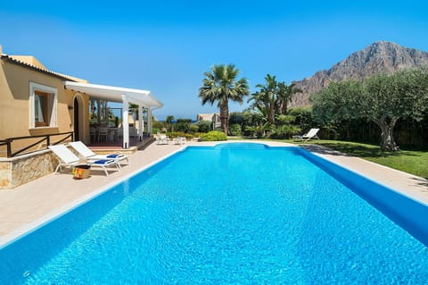 Autumn, Building Exterior, Pool, Spring, Summer