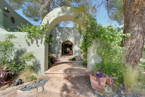 Cornville Vacation Rental | Studio | 1BA | Steps Required | 500 Sq Ft