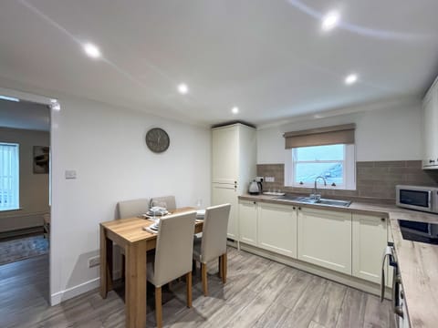 Kitchen/diner | Taigh-Beag - High Vennel Cottages, Wigtown, near Newton Stewart