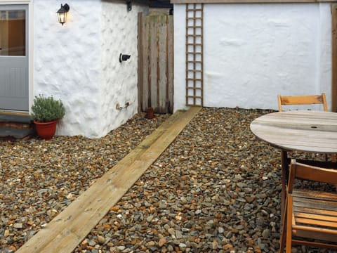 Outdoor | Stable Cottage - Garn Madoc Holidays, Fishguard
